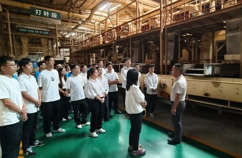 四川涼山州局 公司 新進(jìn)員工到四川煙葉復(fù)烤公司會(huì)理復(fù)烤廠交流學(xué)習(xí)